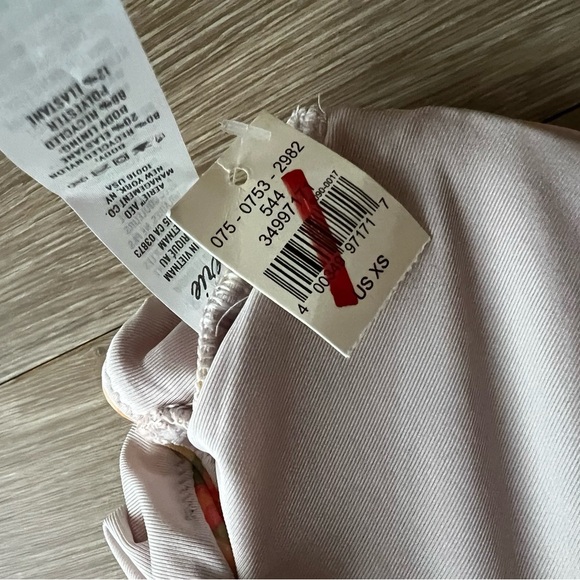 Aerie size XS ruffle floral triangle bikini top swim beach tropical - Picture 3 of 3